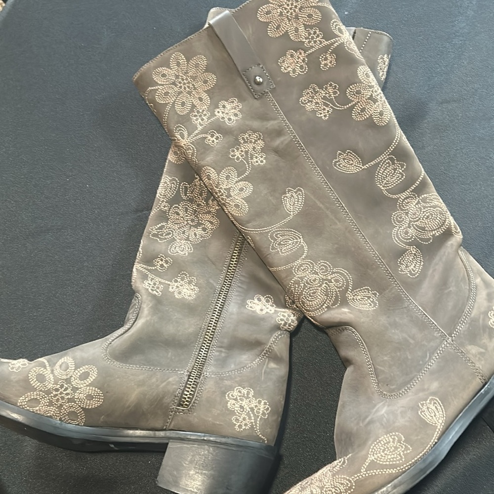 Women's Italian Brown Leather knee high boots w/decorative stitching -  size 38